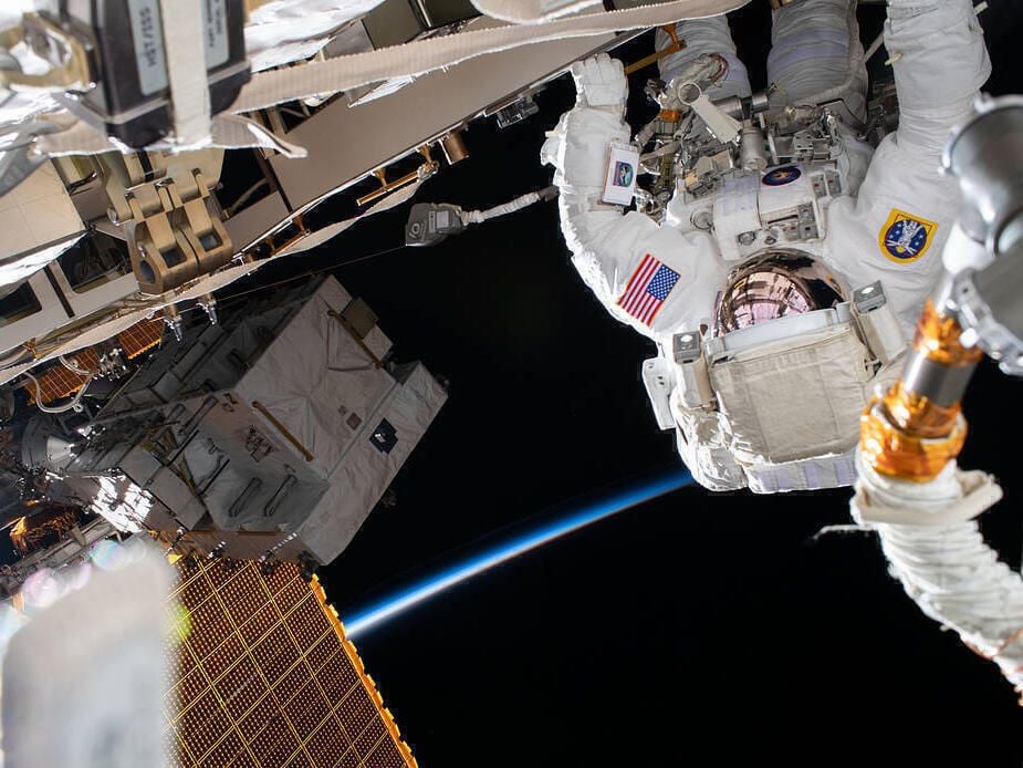 spacewalk-2.jpg