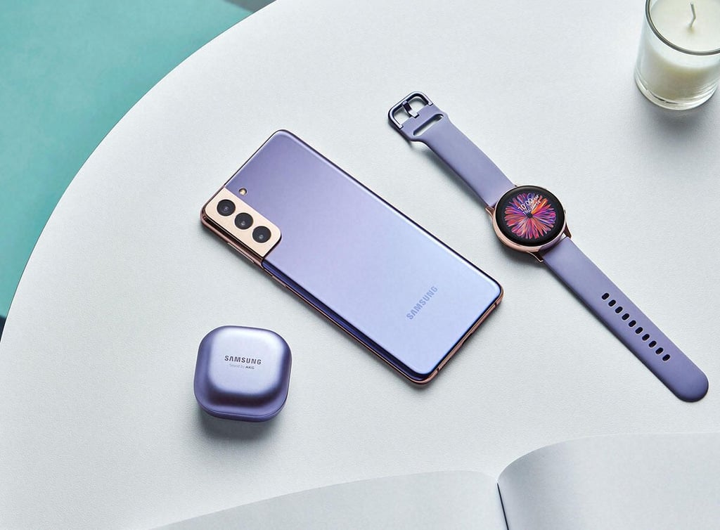 05-galaxys21-plus-budspro-watch-lifestyle-violet-201230074837.jpg