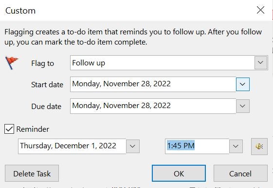 The Custom menu for configuring a reminder in Outlook