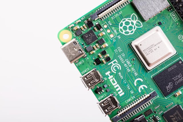rasberry-pi-4-8gb-power.jpg