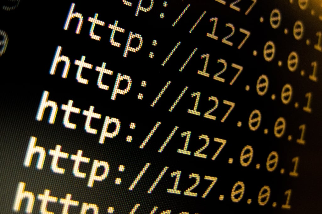 How to set a static IP address on Debian server
