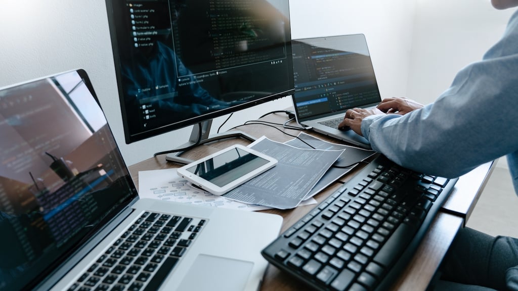 Network operations management: Challenges and best practices