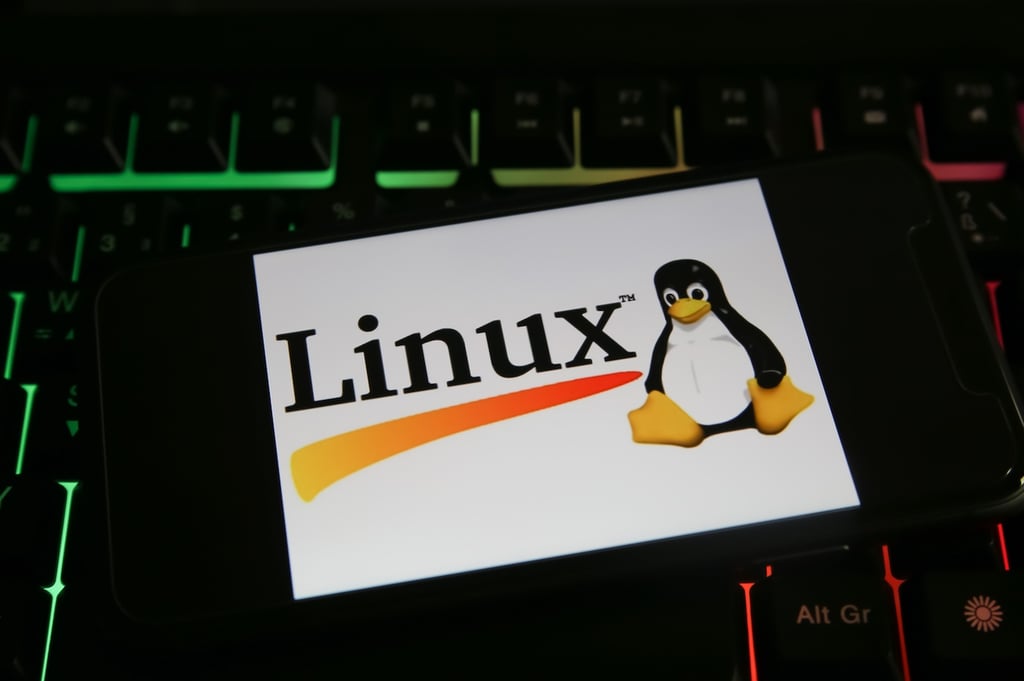 Software supply chain security gets first Linux distro, Wolfi ...