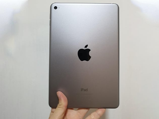 Save 60% on a refurbished Apple iPad Mini 4