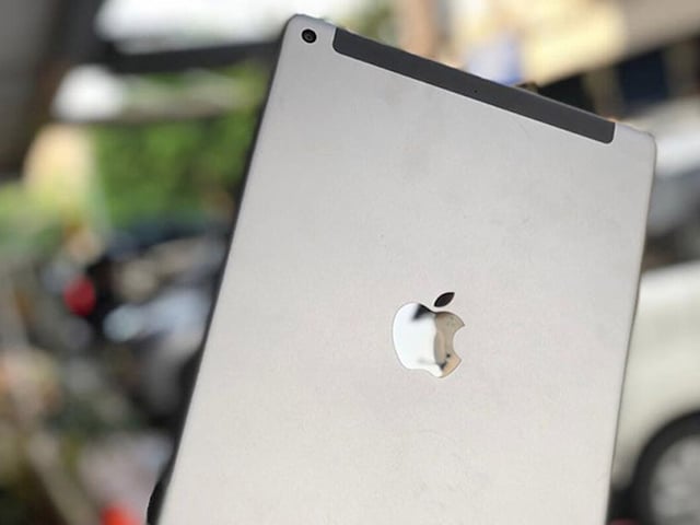 Save more than $150 off an iPad 6