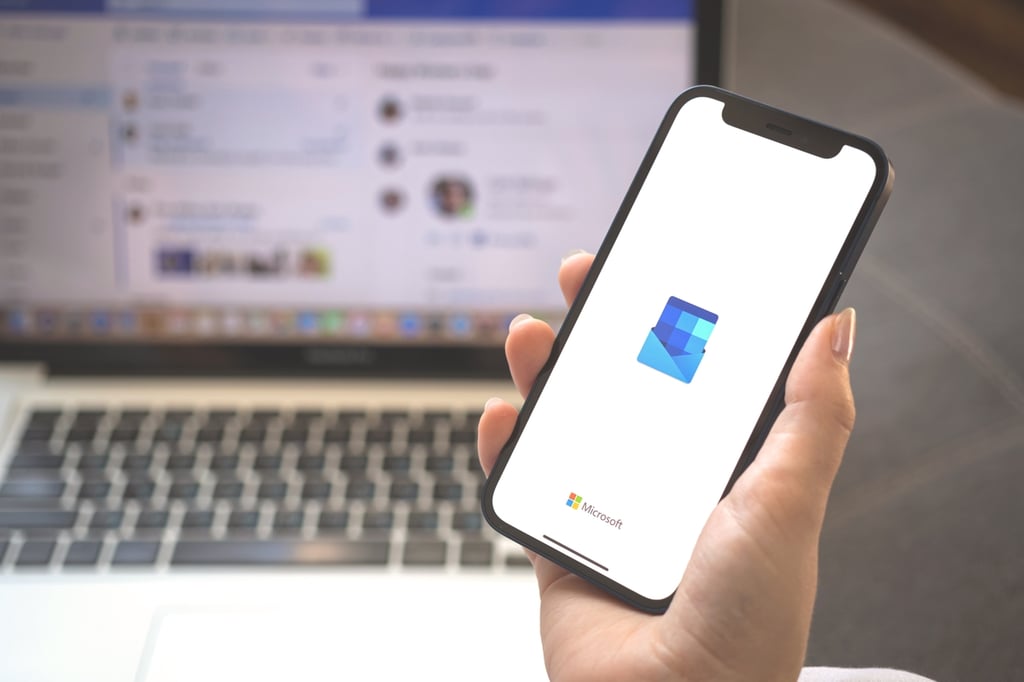 How to send a copy of an email using a rule in Microsoft Outlook
