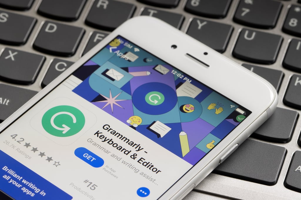 Grammarly Review: Is Grammarly Premium Worth it?