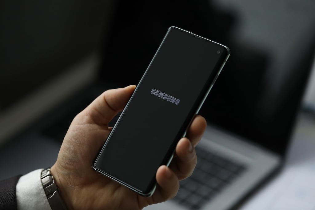 How to move from an iPhone to a Samsung Galaxy phone