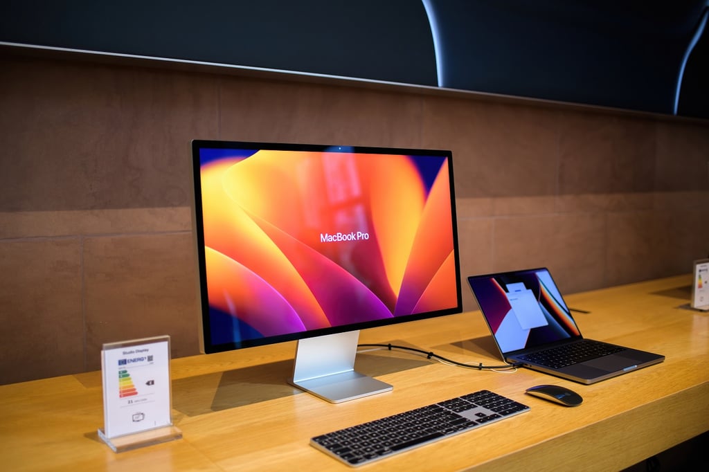 How to Configure a Second Display on a Mac
