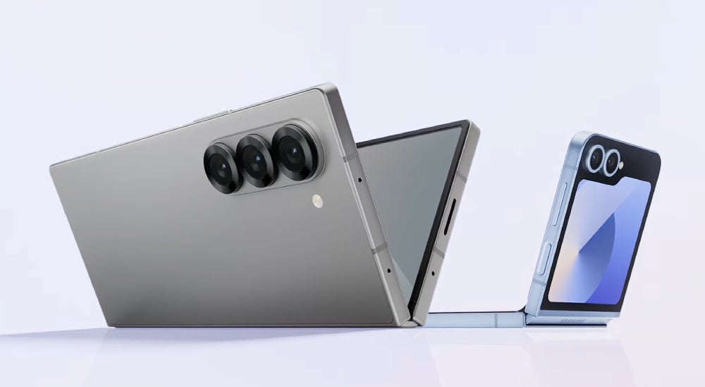 The Galaxy Z Fold6 (left) and Galaxy Z Flip6 (right).