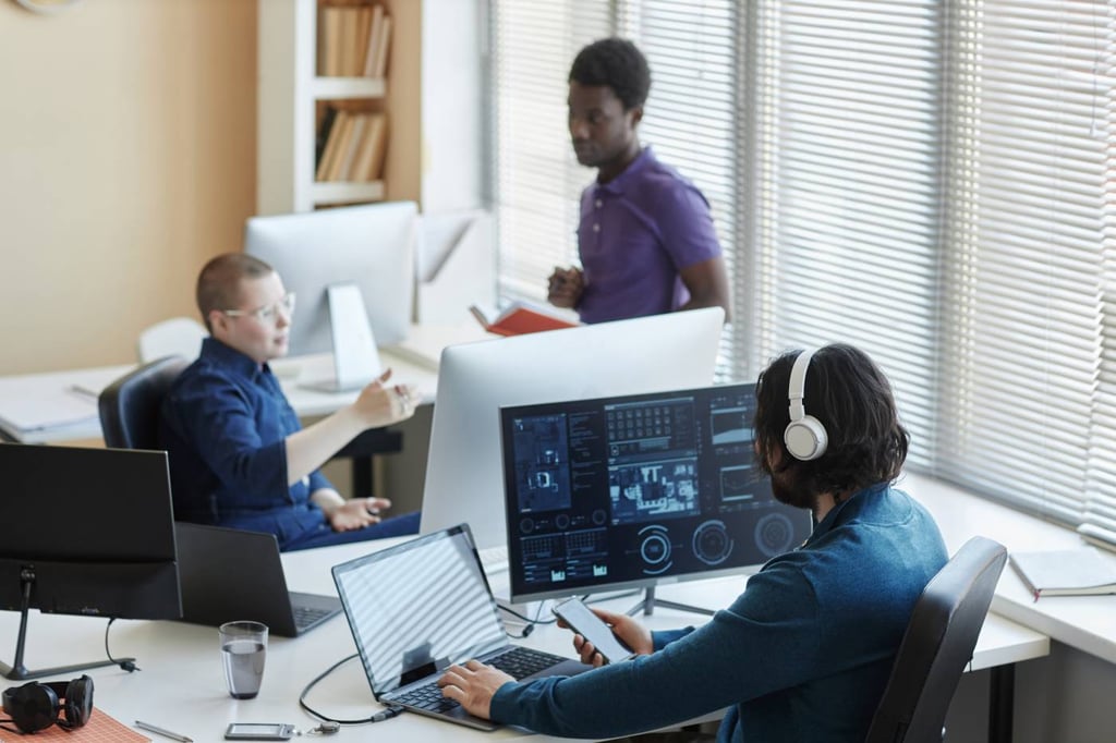 Midsize SaaS Companies Facing AI ‘Big Squeeze’ Need to Make Changes Now