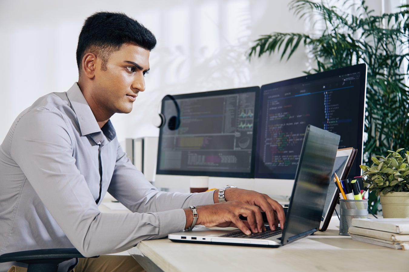 Apple & Anthropic Partner on AI-Powered Vibe-Coding Tool – Public Release TBD