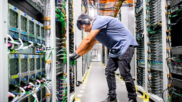 Global AI Divide: Only 32 Countries Host AI Data Centers, Leaving Many  Behind