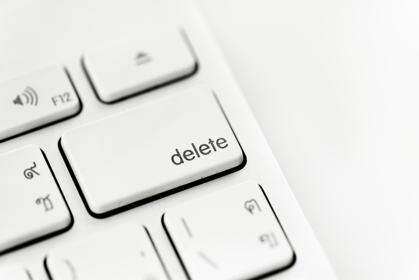 UK Advice to Delete Emails for Water Conservation Draws Backlash
