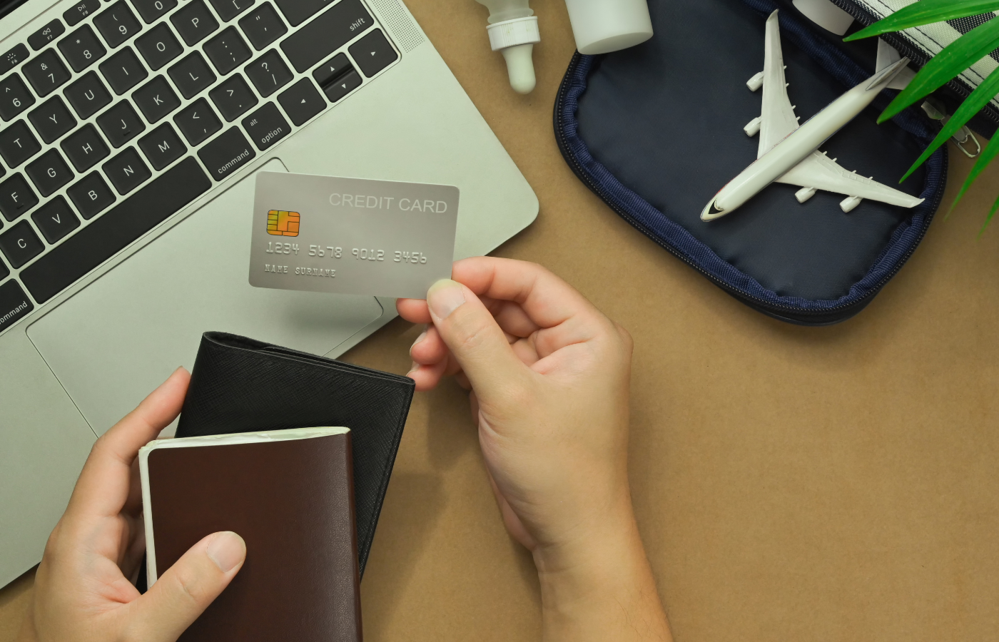 7 Best Business Travel Credit Cards in 2025