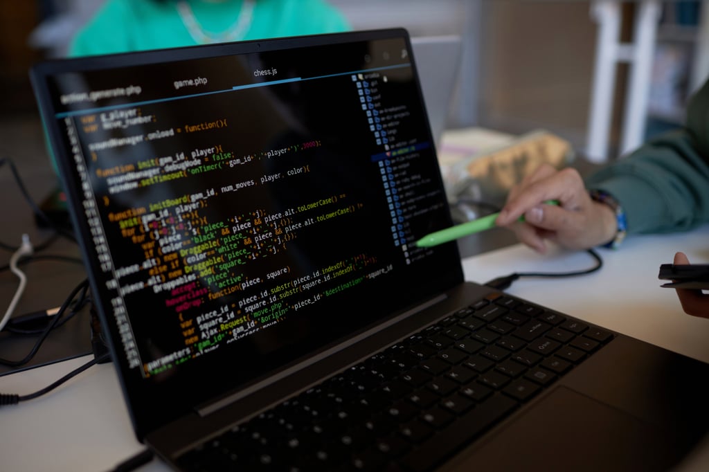 TIOBE Programming Index News October 2025: C Edges Past C++ as SQL Returns to the Top 10