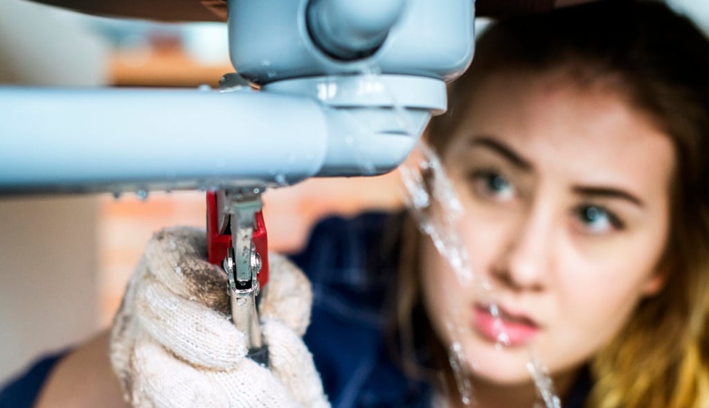 AI-Driven Layoffs Push UK Students Toward the Trades