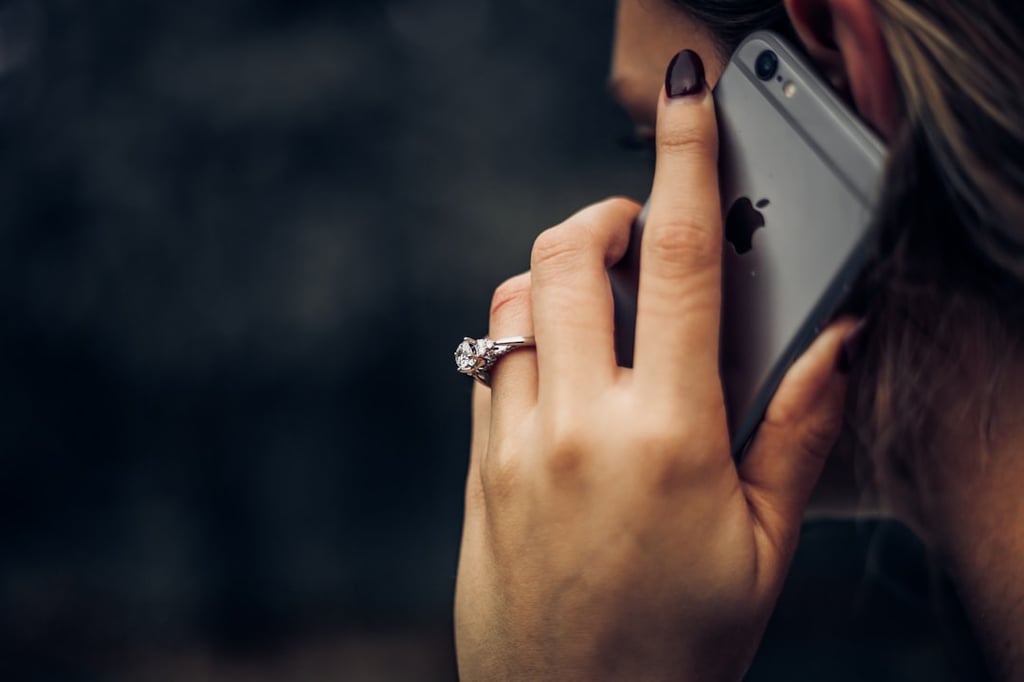 Okta Uncovers Custom Phishing Kits Built for Vishing Callers