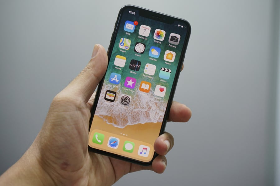 iPhone Privacy Alert: Predator Spyware Can Hide Camera, Mic Indicators