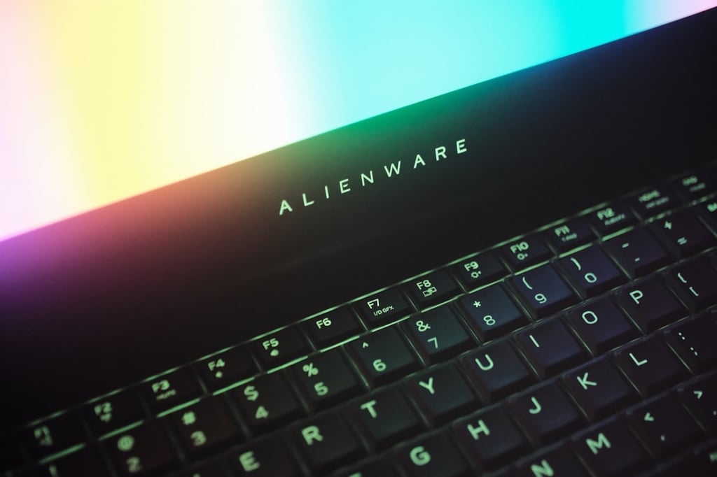 Alienware’s New Arrow Lake Gaming Laptops Are Now on Sale