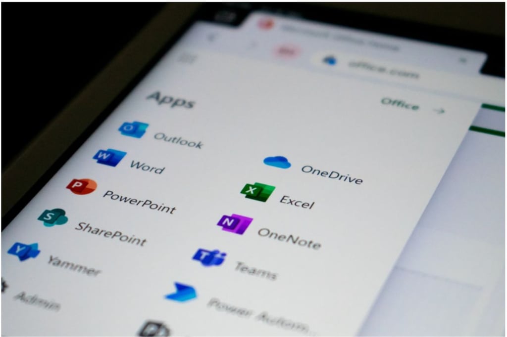 Microsoft Sets New Deadline for Classic Outlook Retirement Amid New Version Struggles