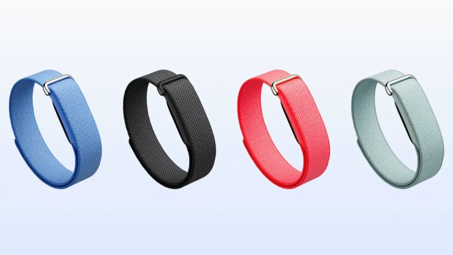 Fitbit Air available on different colors.