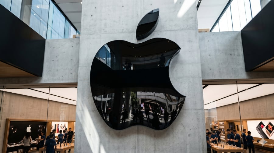 iPhone 19 Pro Leak Hints at Apple’s Next Big Display Shift