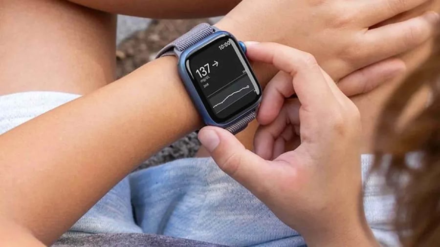 Apple Watch Blood Sugar Tracking: Latest Timeline, Patents, and Challenges