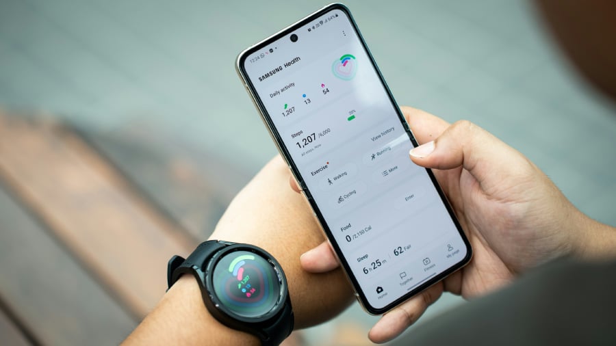 Beyond Blood Sugar: 5 Smartwatch Health Alerts You Should Know