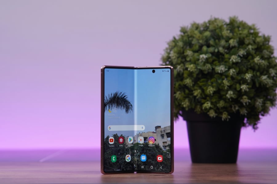 Samsung Galaxy Z Fold 8 Leak Shows Usable Closed-Phone Design