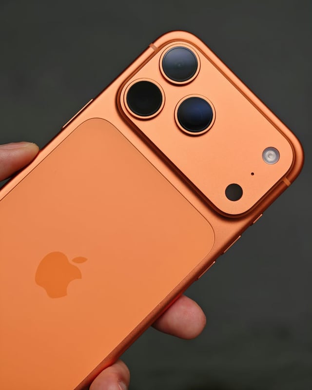 iPhone 17 Leads Global Smartphone Sales as Apple, Samsung Take Top 10