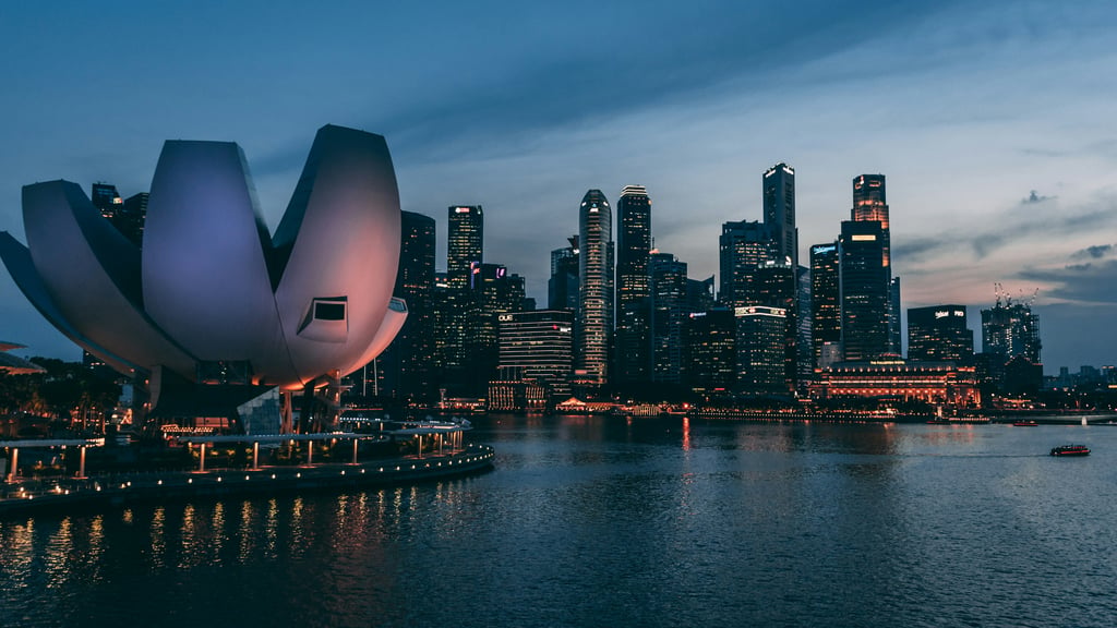 Singapore Employers Put AI Higher on 2027 Agenda as Wage Plans Cool