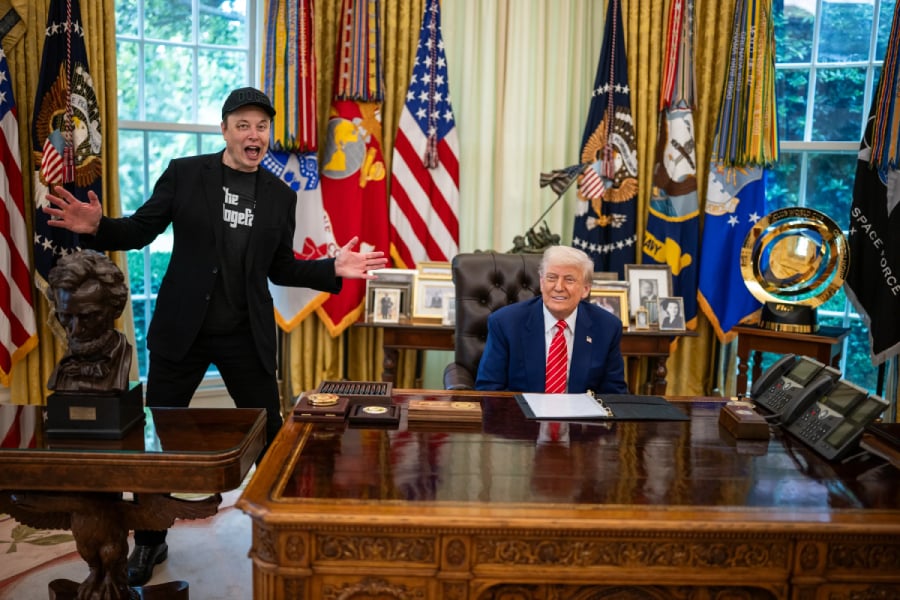 Musk Plans SpaceXSI Rebrand After Trump’s ‘Super Intelligence’ Order