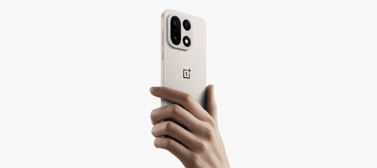 https://assets.techrepublic.com/uploads/2026/10/oneplus-15-coloros-17-india-featured.jpg?f=jpeg